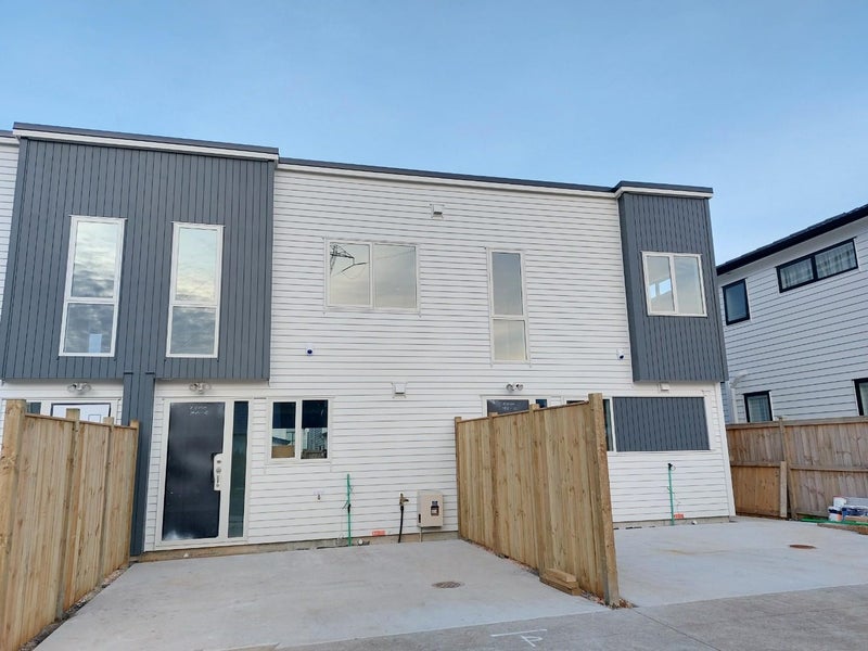 7 Freshland Drive, Flat Bush, Auckland - Carousel 1