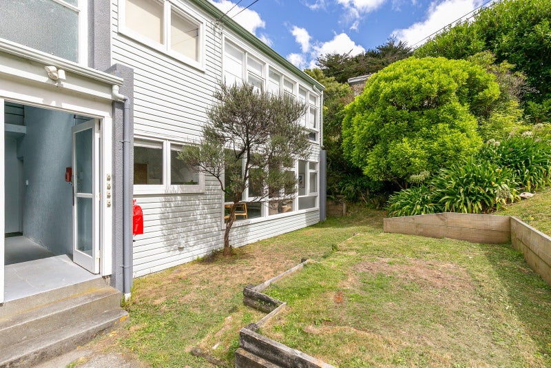 4/1 Canterbury Street, Karori, Wellington - Carousel 1