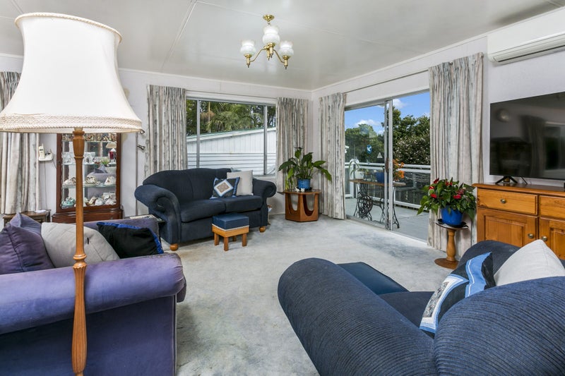 13 Morriggia Place, Bayview, Auckland - Carousel 1