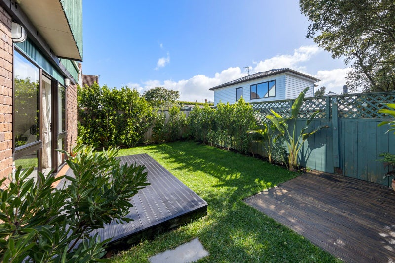 11 Balmer Lane, Mount Eden, Auckland - Carousel 3