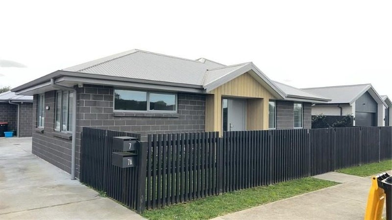 7 Sam Heywood Place, Pyes Pa, Tauranga - Carousel 1
