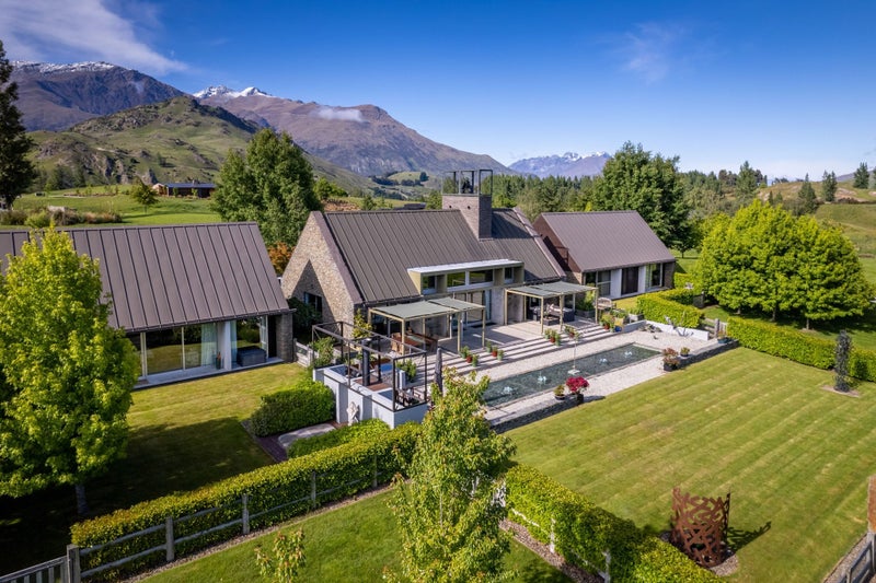 8 Bendemeer Lane, Lake Hayes, Queenstown - Carousel 1