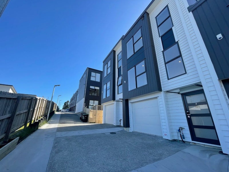 7/105 Hobsonville Road, West Harbour, Auckland - Carousel 1