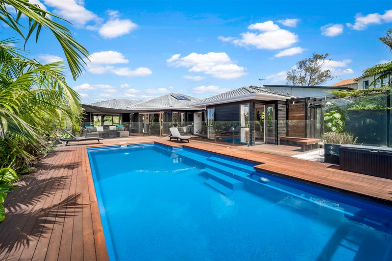 27 MacNay Way, Murrays Bay, Auckland - Carousel 1