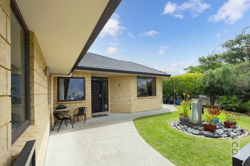 2 Orchard Lane, Huapai, Kumeu - Carousel 1