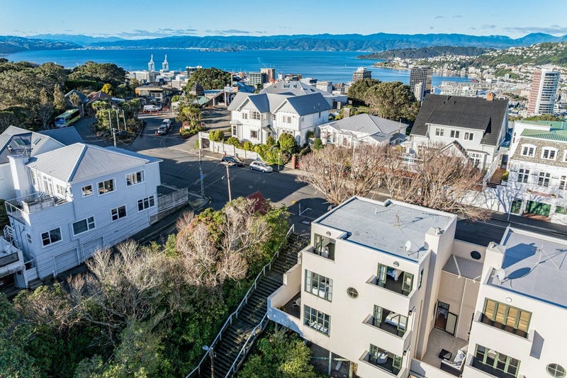 10 Upland Road, Kelburn, Wellington - Carousel 29