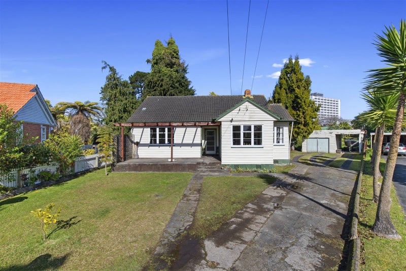 22 Valley Terrace, Hamilton Central, Hamilton - Carousel 1