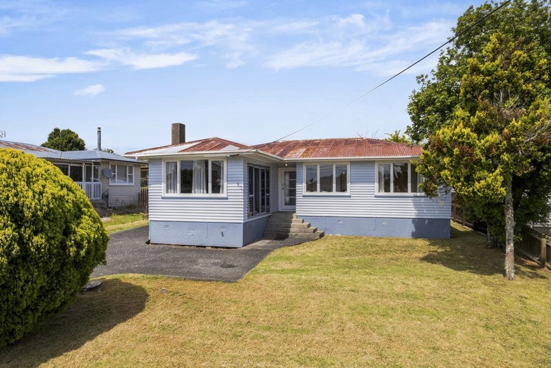 14 Statesman Street, Henderson, Auckland - Carousel 1