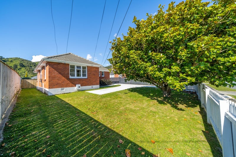 15 Langford Street, Naenae, Lower Hutt - Carousel 2