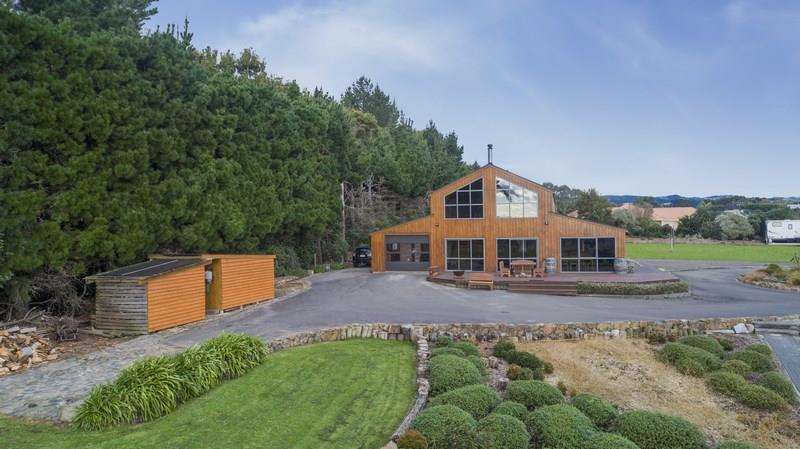 60 Waicola Drive, Fitzherbert, Palmerston North - Carousel 1