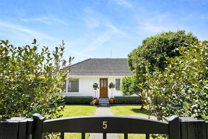 5 Kervil Avenue, Te Atatu Peninsula, Auckland - Carousel 1