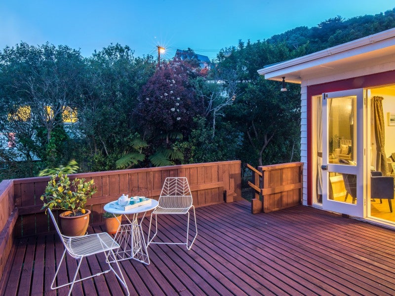 21 St Albans Avenue, Karori, Wellington - Carousel 2