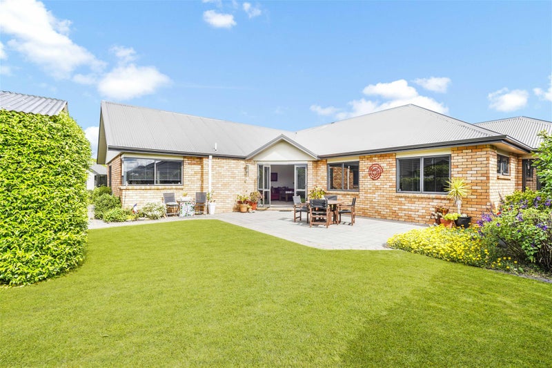 4 Langdale Court, Huntington, Hamilton - Carousel 2
