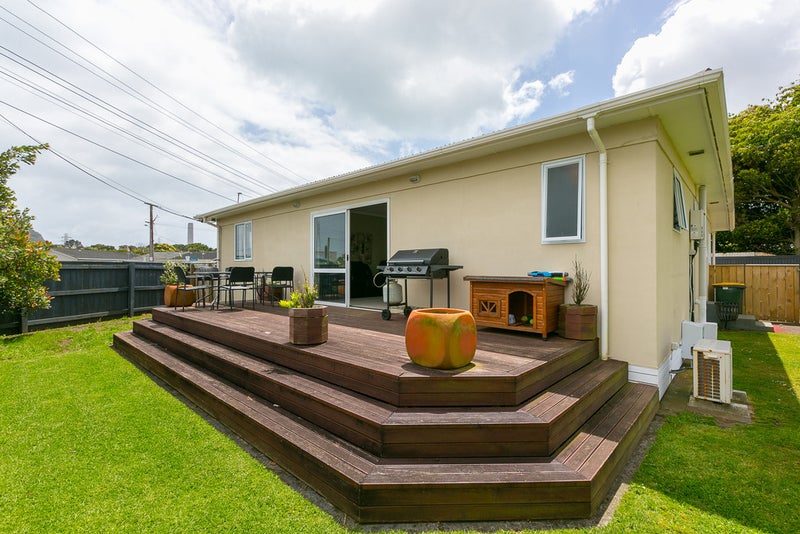 137 Ngamotu Road, Spotswood, New Plymouth - Carousel 1