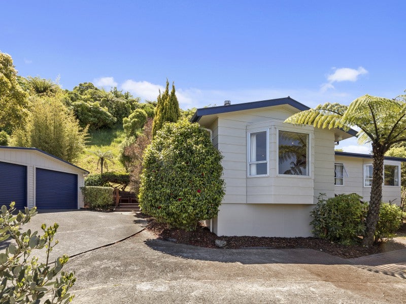 6 Kaitangata Crescent, Kelson, Lower Hutt - Carousel 1