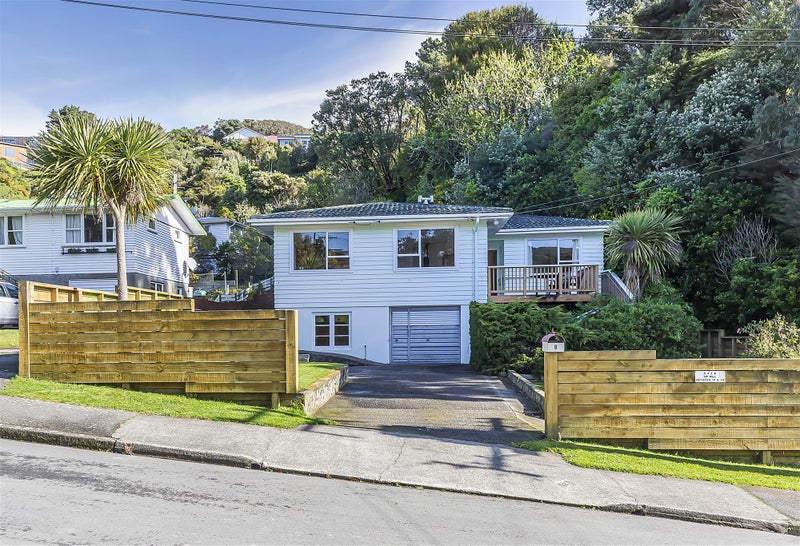 8 Taupo Crescent, Plimmerton, Porirua - Carousel 1