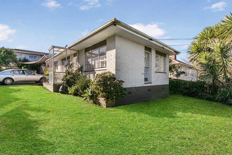 1/33 Saxon Street, Waterview, Auckland - Carousel 1