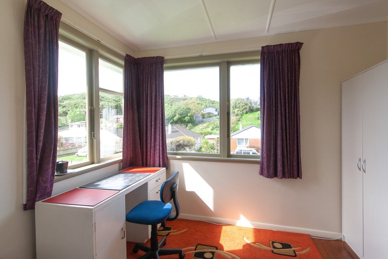 18 Thompson Grove, Ranui, Porirua - Carousel 13