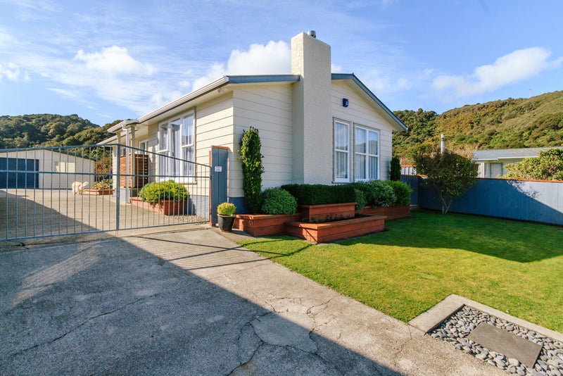 15 Rakaia Grove, Wainuiomata, Lower Hutt - Carousel 2