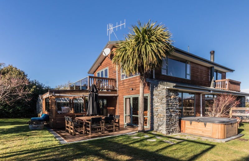 3 Ryalls Way, Wanaka - Carousel 1