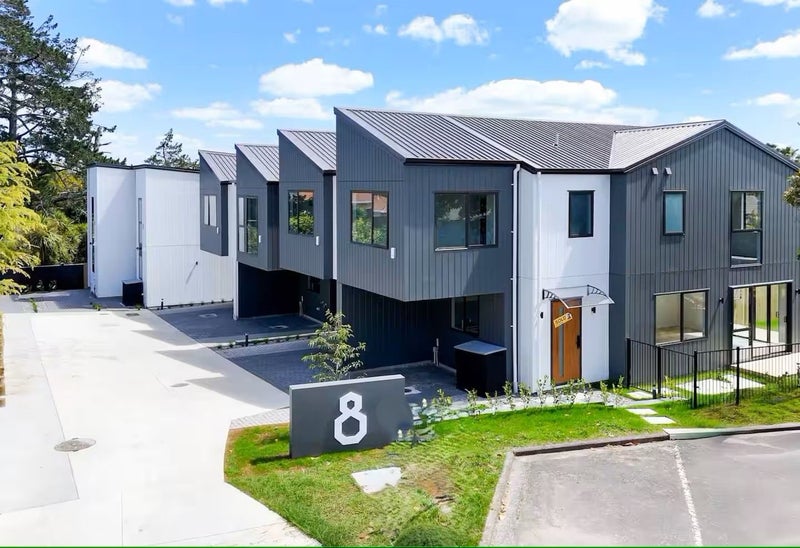 8A Nedlands Place, Burswood, Auckland - Carousel 1