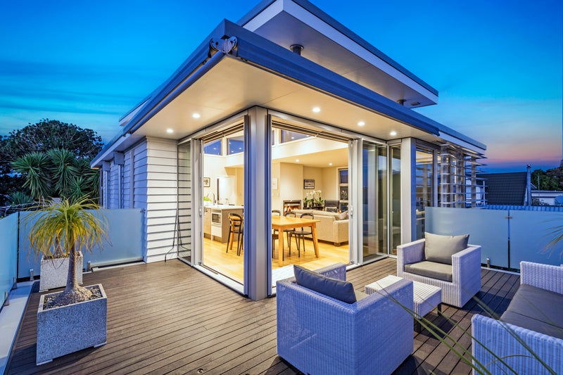 2/49 Seaview Road, Castor Bay, Auckland - Carousel 2