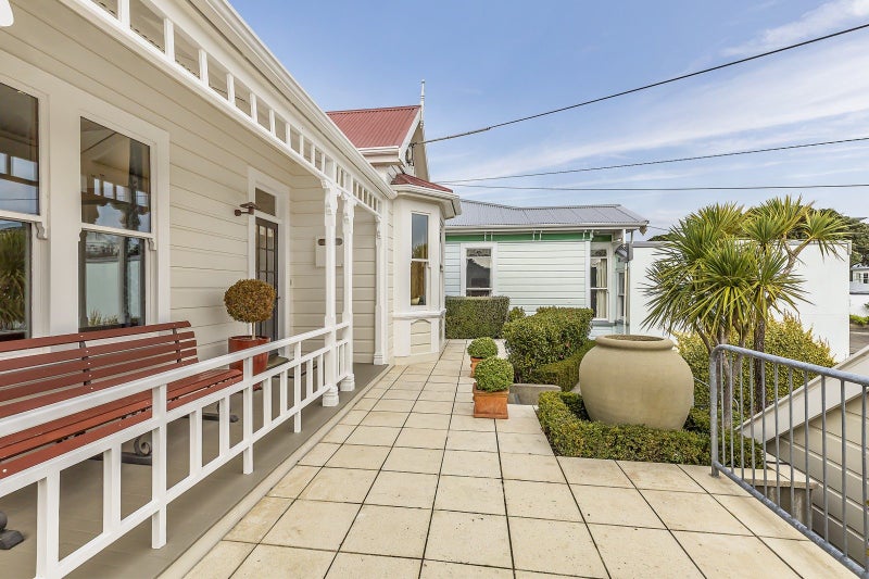 16 Farm Road, Northland, Wellington - Carousel 2