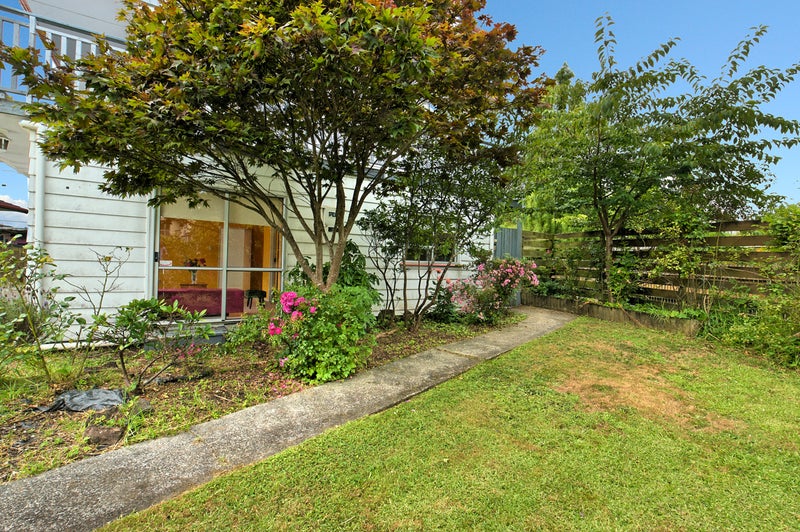 8 Spode Place, Henderson, Auckland - Carousel 2