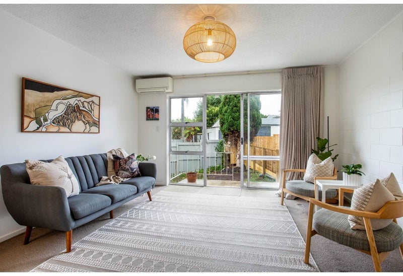 2/20 Hinau Street, New Lynn, Auckland - Carousel 2