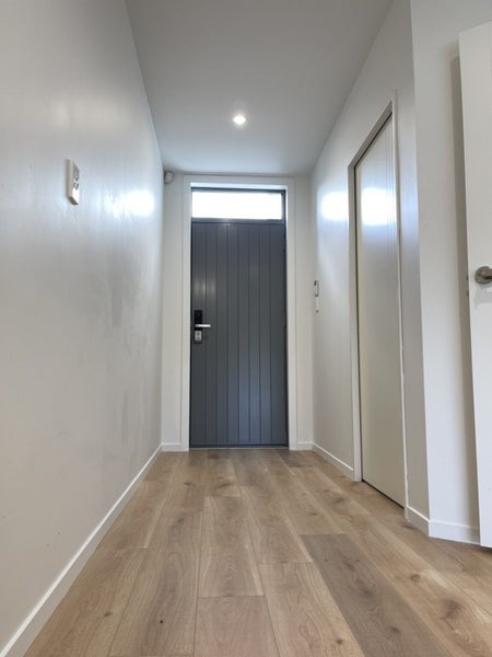 2/10 Vinifera Place, Fairview Heights, Auckland - Carousel 1