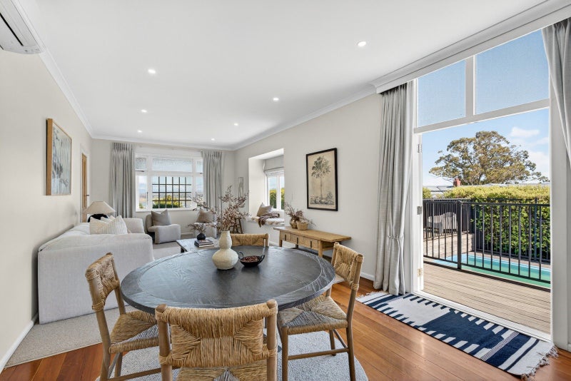 9 Cobden Crescent, Bluff Hill, Napier - Carousel 2