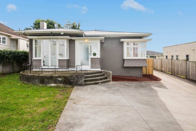 1495 Great North Road, Waterview, Auckland - Carousel 1