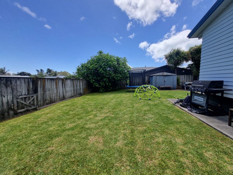 2 Sunkist Bay Road, Beachlands, Auckland - Carousel 2