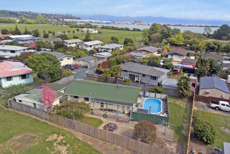 90 North Road, The Wood, Nelson - Carousel 1