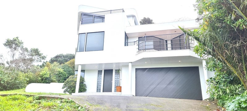 13 Wesley Bay Glade, Hillsborough, Auckland - Carousel 1