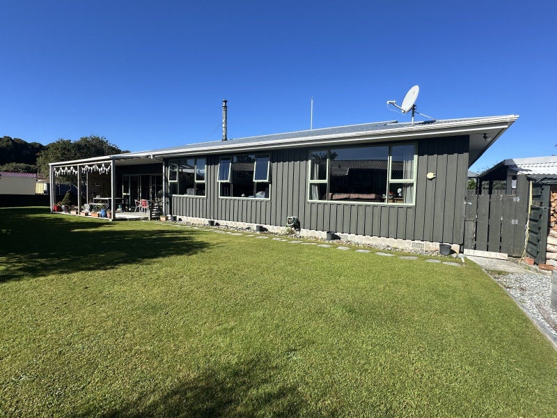 184 Sale Street, Hokitika - Carousel 1