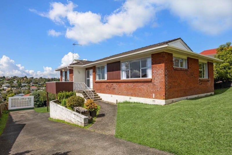 9 Welland Place, Hillcrest, Auckland - Carousel 1