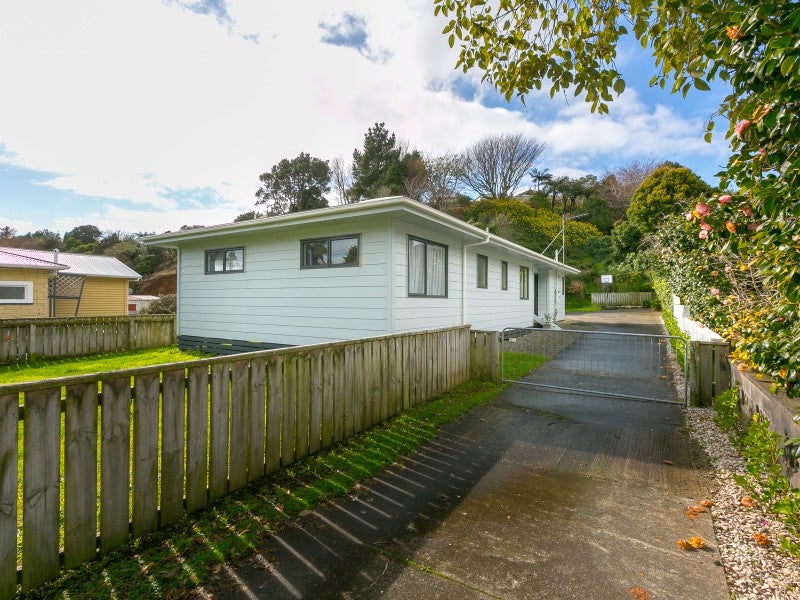 55 Seaview Road, Marfell, New Plymouth - Carousel 1
