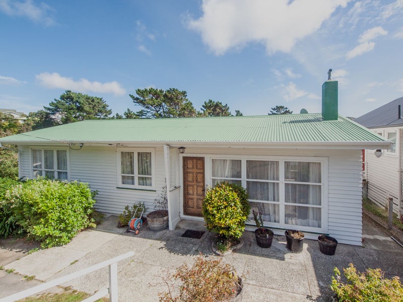 93 Helston Road, Paparangi, Wellington - Carousel 1