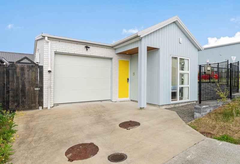 13 Morus Road, Massey, Auckland - Carousel 1