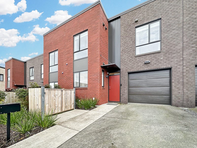 34 Harlow Crescent, Glen Innes, Auckland - Carousel 1