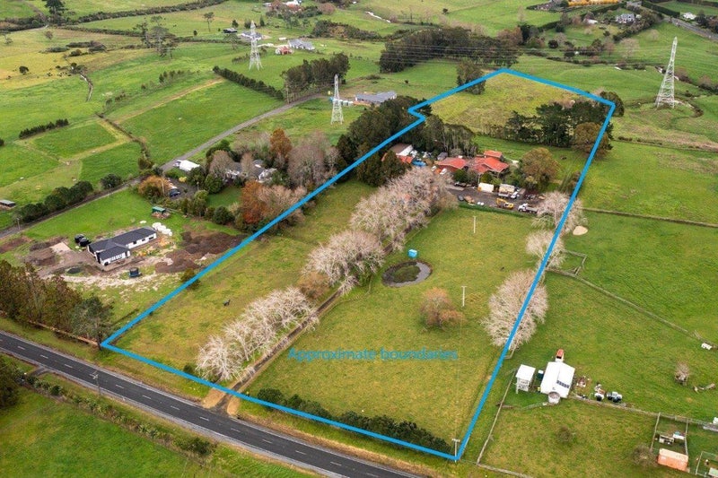 215 Nixon Road, Henderson - Carousel 1