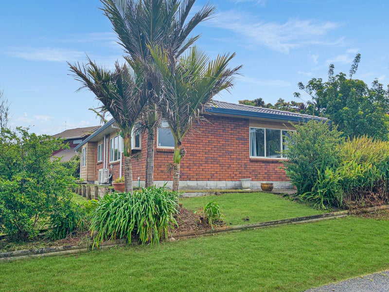 5 Jacinta Grove, Swanson, Auckland - Carousel 1