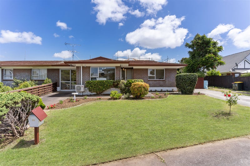 2/47 Prince Regent Drive, Half Moon Bay, Auckland - Carousel 1