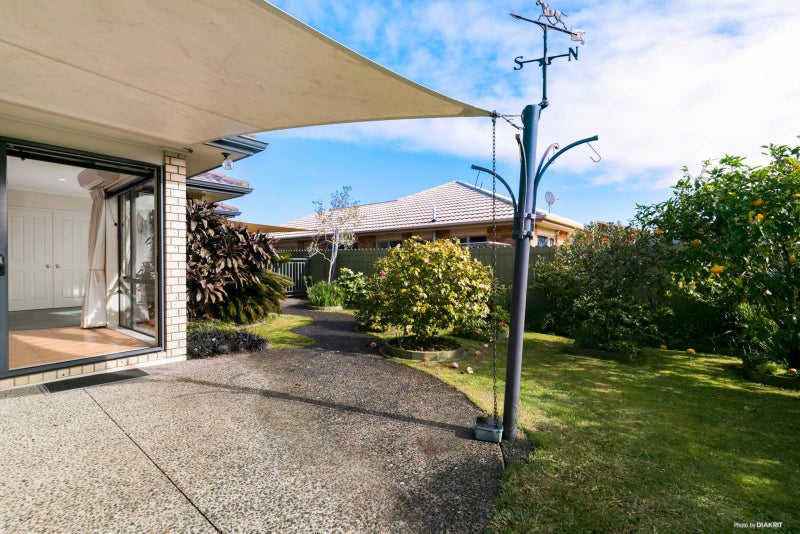 18 Newinn Crescent, East Tamaki Heights, Auckland - Carousel 2