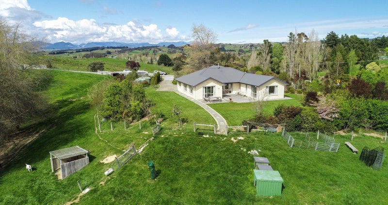 123 Maisey Road, Redwood Valley - Carousel 1