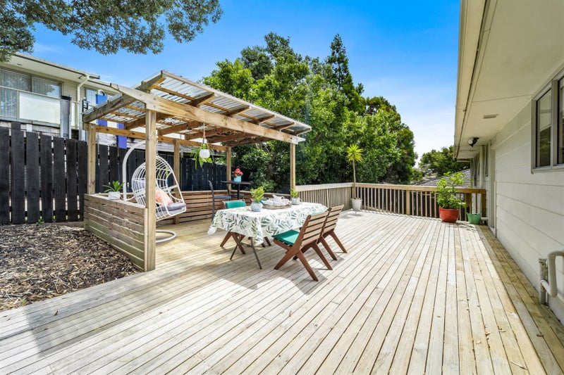 591 Whangaparaoa Road, Stanmore Bay, Whangaparaoa - Carousel 1