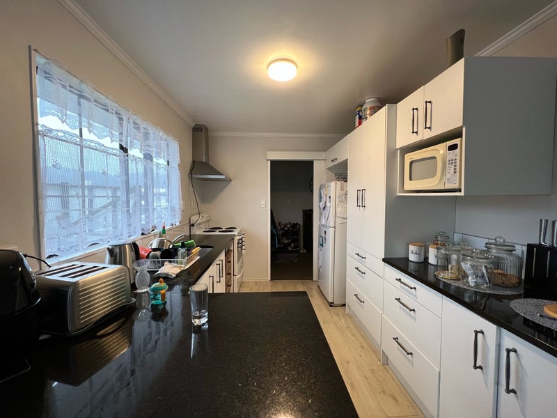 817A High Street, Boulcott, Lower Hutt - Carousel 2