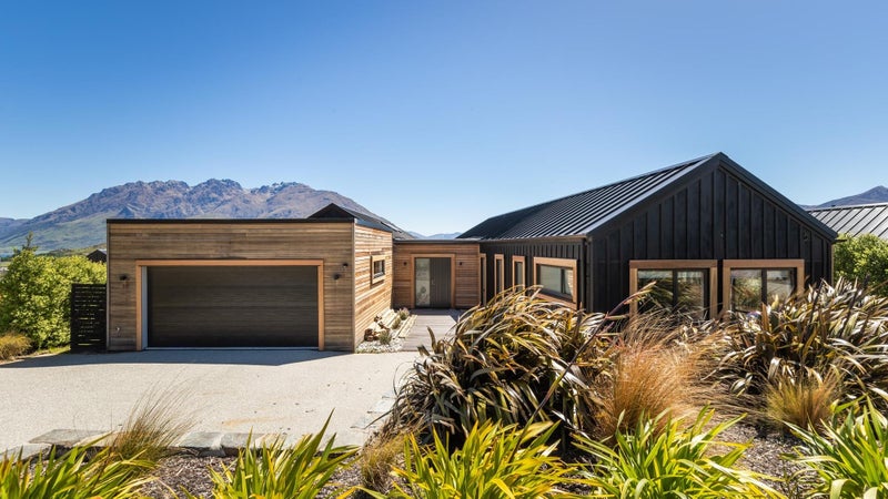 13 Falconer Rise, Jacks Point, Queenstown - Carousel 1