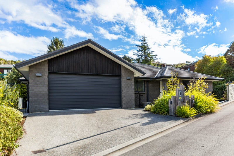 31 Mooring Close, Whitby, Porirua - Carousel 1